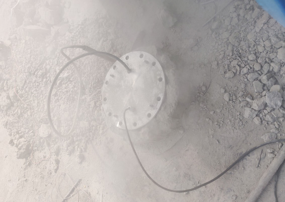 利馬克雷達物位計在水泥倉中的應用案例(圖1)